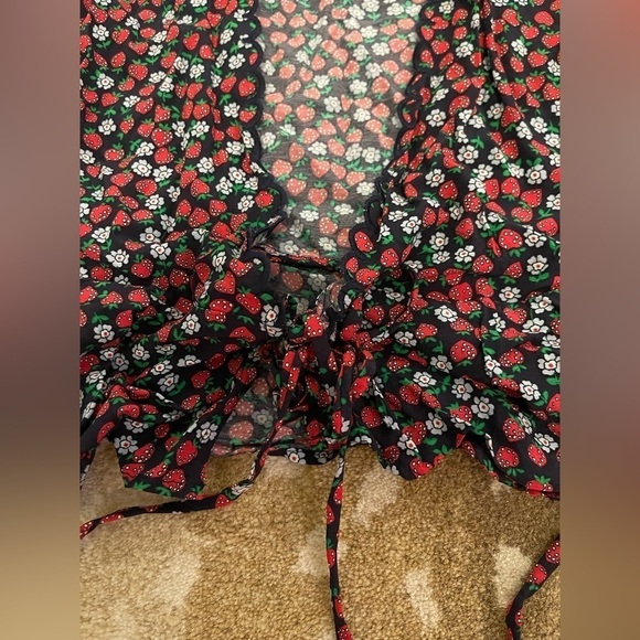 Paris Atelier & Other Stories blue red scallop edge strawberry wrap blouse - Picture 3 of 10